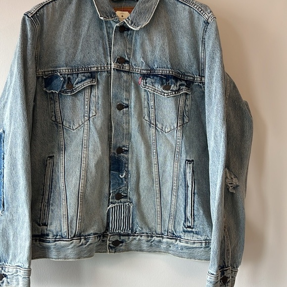 Levi’s The Trucker Denim Jacket - Picture 3 of 9